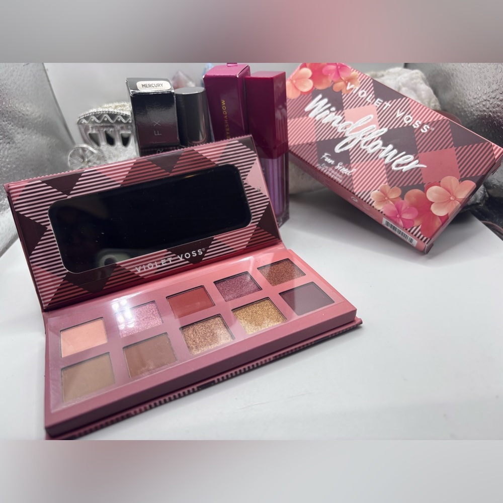 Eye Makeup 💓 Bundle
Violet Voss, Cover FX & Ace liquid
Eyeshadow & Palette